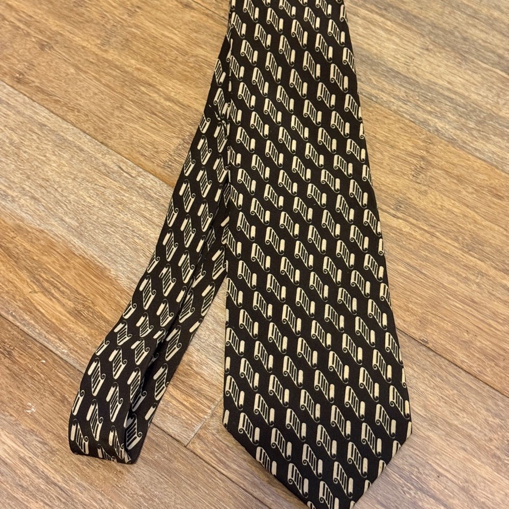 Neiman Marcus 100% Silk Tie, Made in Italy